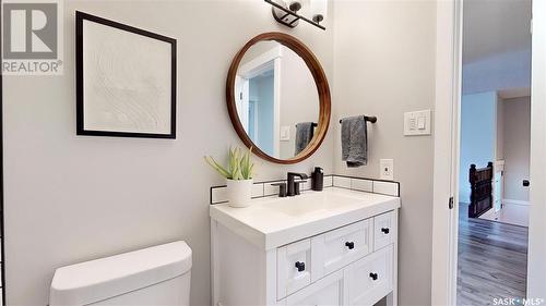 110 Petersmeyer Street, Regina, SK - Indoor Photo Showing Bathroom