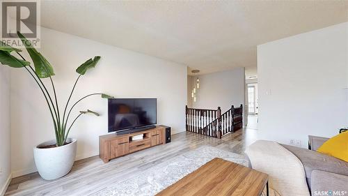 110 Petersmeyer Street, Regina, SK - Indoor Photo Showing Living Room