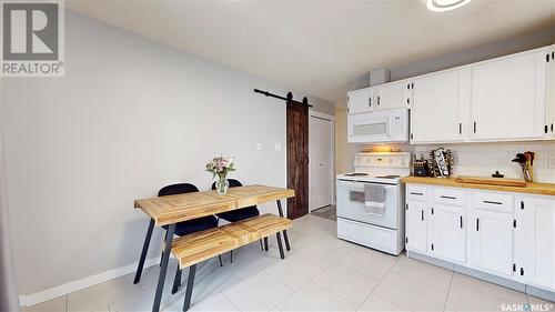 110 Petersmeyer Street, Regina, SK - Indoor Photo Showing Kitchen