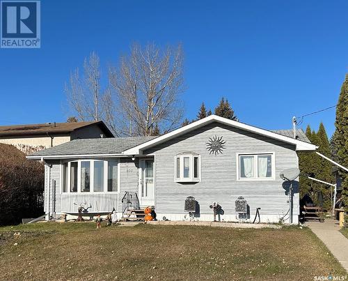 803 Woodward Avenue, Indian Head, SK - Outdoor