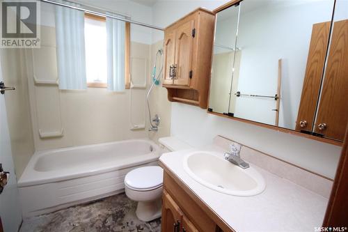 803 Woodward Avenue, Indian Head, SK - Indoor Photo Showing Bathroom