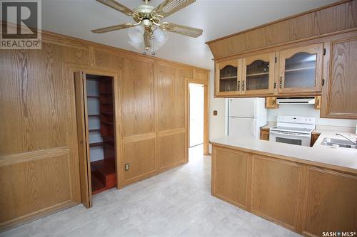 803 Woodward Avenue, Indian Head, SK - Indoor Photo Showing Kitchen