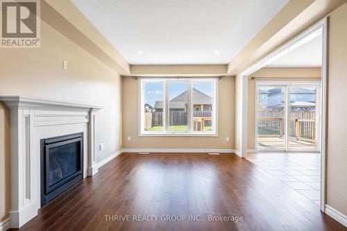 1480 Horseshoe Crescent, London, ON - Indoor Photo Showing Living Room With Fireplace