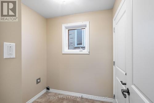 1480 Horseshoe Crescent, London, ON - Indoor Photo Showing Other Room