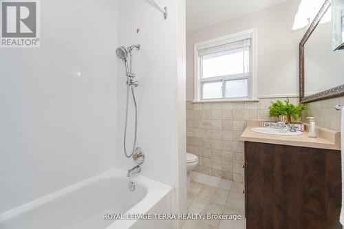 114 Milford Haven Drive, Toronto, ON - Indoor Photo Showing Bathroom