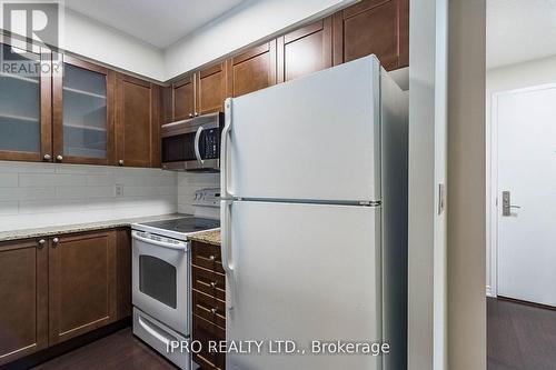 2401 - 761 Bay Street, Toronto, ON - Indoor Photo Showing Kitchen