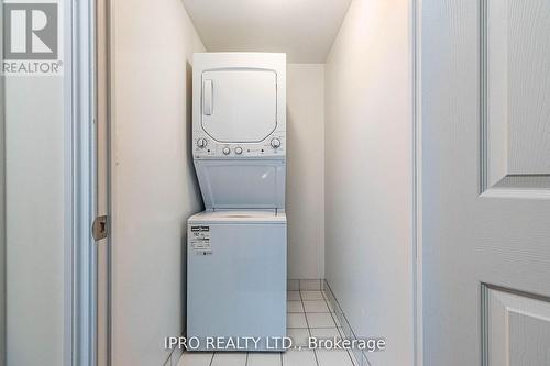 2401 - 761 Bay Street, Toronto, ON - Indoor Photo Showing Laundry Room