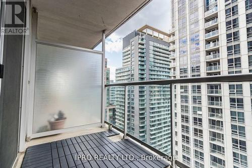 2401 - 761 Bay Street, Toronto, ON - Outdoor