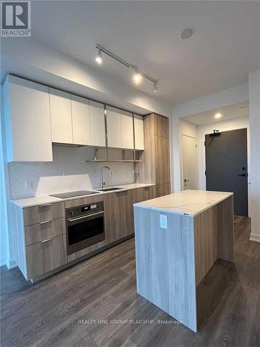 909 - 15 Holmes Avenue, Toronto, ON - Indoor Photo Showing Kitchen