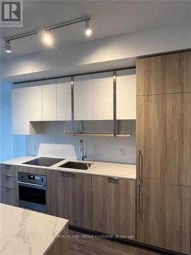 909 - 15 Holmes Avenue, Toronto, ON - Indoor Photo Showing Kitchen