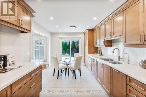 189 Hertford Crescent, Markham, ON - Indoor Photo Showing Kitchen With Double Sink