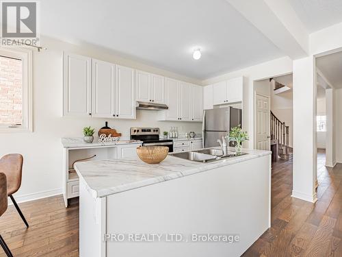 1191 Kettering Drive, Oshawa, ON - Indoor Photo Showing Kitchen With Upgraded Kitchen