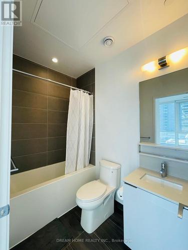 806 - 5 Buttermill Avenue, Vaughan, ON - Indoor Photo Showing Bathroom