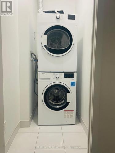 806 - 5 Buttermill Avenue, Vaughan, ON - Indoor Photo Showing Laundry Room