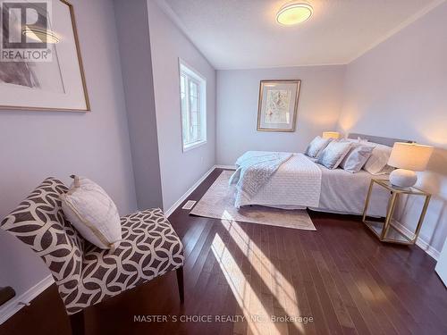 656 North Lake Road, Richmond Hill, ON - Indoor Photo Showing Bedroom