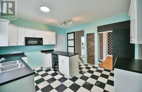 283 Pine Street S, Timmins (Timmins South - East), ON - Indoor Photo Showing Kitchen With Double Sink