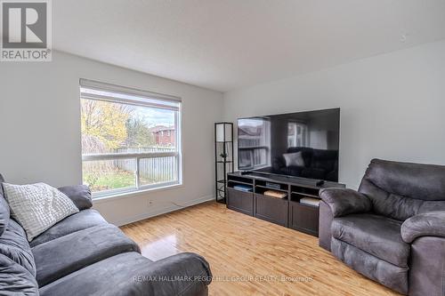 126 Dunsmore Lane, Barrie, ON - Indoor Photo Showing Living Room