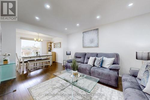 24 Norwood Place, Brampton, ON - Indoor Photo Showing Living Room