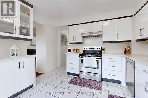 24 Norwood Place, Brampton, ON - Indoor Photo Showing Kitchen