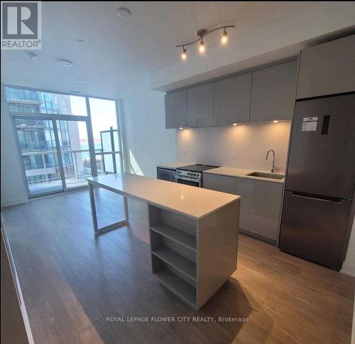 410 - 65 Annie Craig Drive, Toronto, ON - Indoor Photo Showing Kitchen