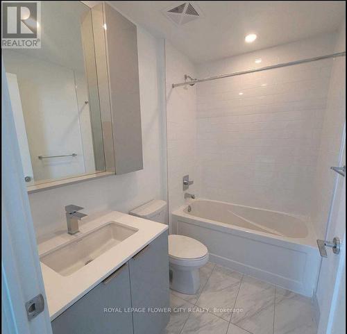 410 - 65 Annie Craig Drive, Toronto, ON - Indoor Photo Showing Bathroom