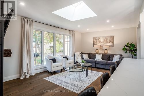 488 Kenmarr Crescent, Burlington, ON - Indoor Photo Showing Living Room