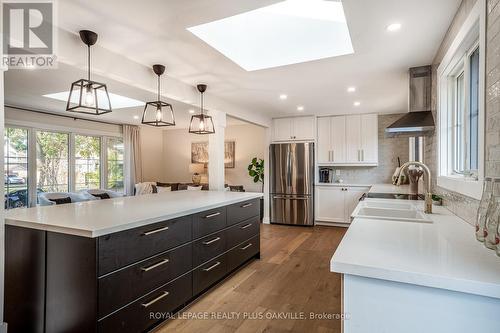 488 Kenmarr Crescent, Burlington, ON - Indoor Photo Showing Kitchen With Stainless Steel Kitchen With Upgraded Kitchen