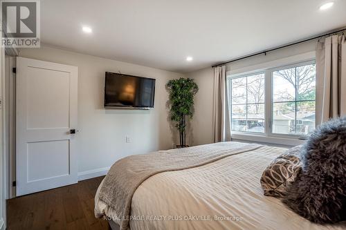 488 Kenmarr Crescent, Burlington, ON - Indoor Photo Showing Bedroom