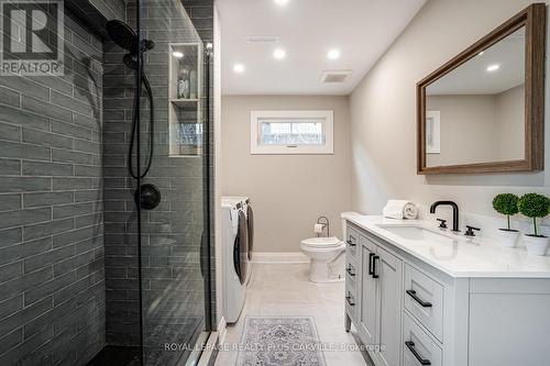 488 Kenmarr Crescent, Burlington, ON - Indoor Photo Showing Bathroom