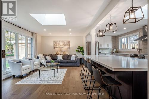 488 Kenmarr Crescent, Burlington, ON - Indoor Photo Showing Living Room