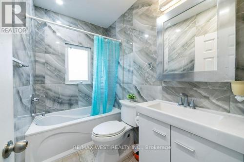 3 Chambers Avenue, Toronto, ON - Indoor Photo Showing Bathroom