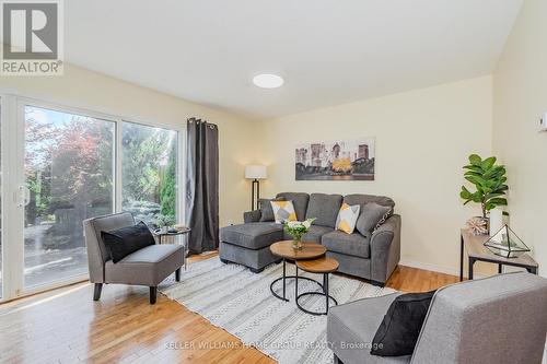 79 Severn Drive, Guelph, ON - Indoor Photo Showing Living Room