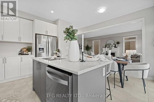 46 Broome Avenue, Clarington (Courtice), ON - Indoor Photo Showing Kitchen