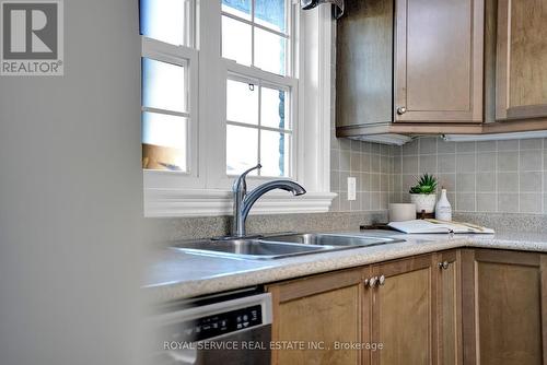 92 Laurent Boulevard, Kawartha Lakes (Lindsay), ON - Indoor Photo Showing Kitchen With Double Sink