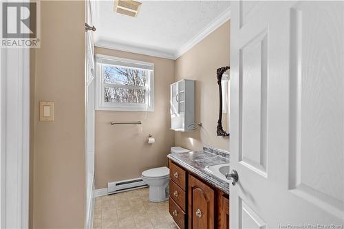 104 Pascal Avenue, Dieppe, NB - Indoor Photo Showing Bathroom