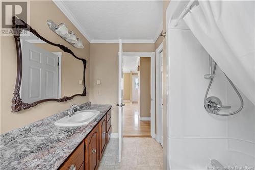 104 Pascal Avenue, Dieppe, NB - Indoor Photo Showing Bathroom