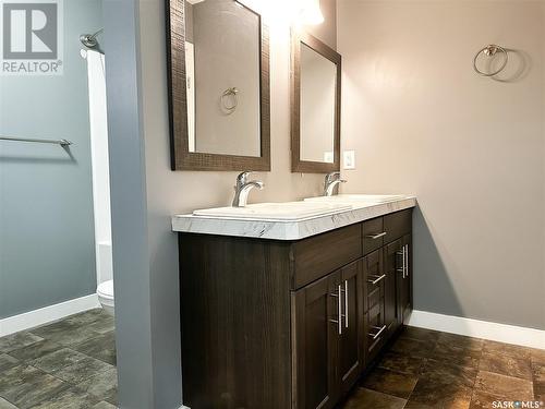 263 30Th Street, Battleford, SK - Indoor Photo Showing Bathroom