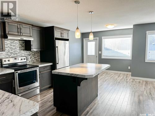 263 30Th Street, Battleford, SK - Indoor Photo Showing Kitchen With Stainless Steel Kitchen With Upgraded Kitchen