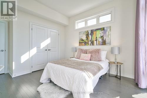 6 Stubbs Lane, Aurora, ON - Indoor Photo Showing Bedroom