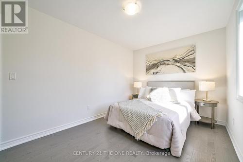 6 Stubbs Lane, Aurora, ON - Indoor Photo Showing Bedroom