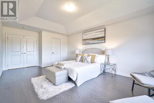 6 Stubbs Lane, Aurora, ON - Indoor Photo Showing Bedroom