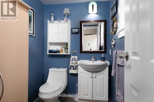 54 North Murray Street, Quinte West, ON - Indoor Photo Showing Bathroom