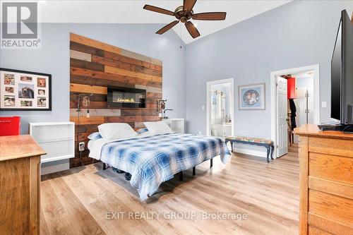 96 Huyck'S Bay Road, Prince Edward County (Wellington), ON - Indoor Photo Showing Bedroom