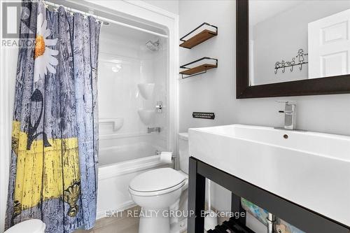 96 Huyck'S Bay Road, Prince Edward County (Wellington), ON - Indoor Photo Showing Bathroom