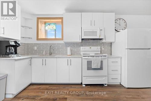 96 Huyck'S Bay Road, Prince Edward County (Wellington), ON - Indoor Photo Showing Kitchen