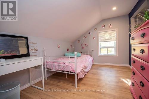 51 Saint Paul Street, Kawartha Lakes (Lindsay), ON - Indoor Photo Showing Bedroom