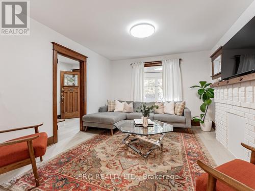 11 Phin Avenue, Toronto, ON - Indoor Photo Showing Living Room