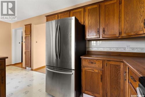 66 Houston Road, Regina, SK - Indoor Photo Showing Kitchen