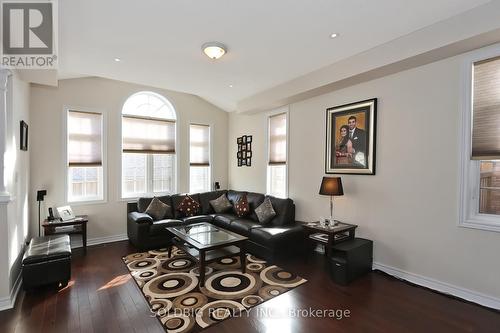 95 Hockley Avenue, Clarington, ON - Indoor Photo Showing Living Room