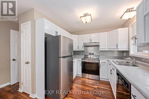 45 - 50 Chapman Court, London, ON - Indoor Photo Showing Kitchen With Double Sink